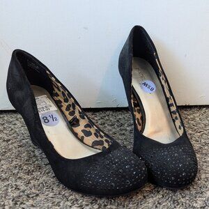 Madeline Stuart Black Suede Like Wedges Shoes Size 8.5 NWT